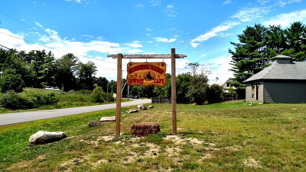 4 Bog Rd, York, ME 03909