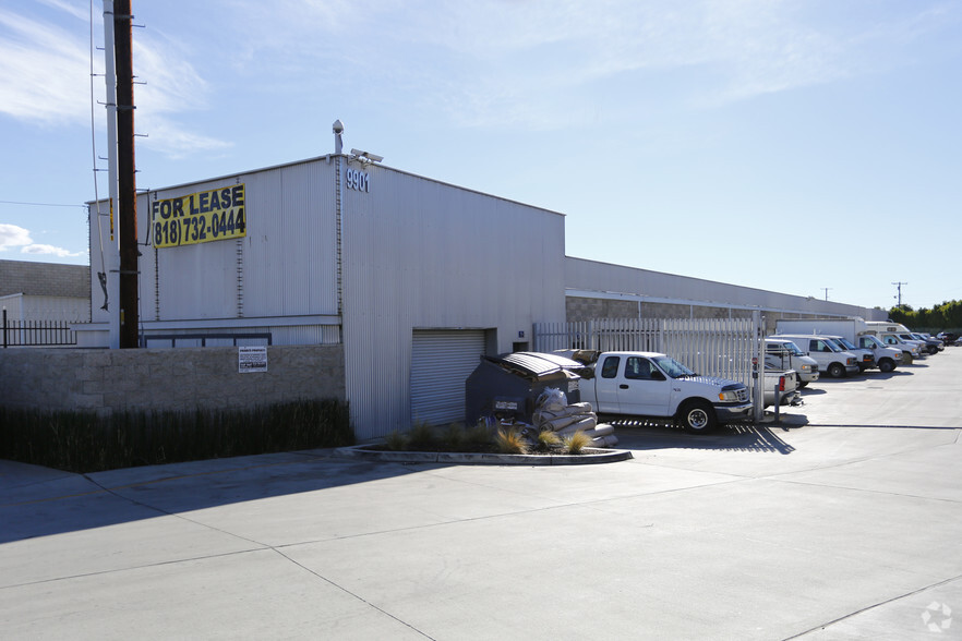 9901 San Fernando Rd, Pacoima, CA for lease - Primary Photo - Image 1 of 15