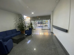 Office in Saint-Ouen for lease Building Photo- Image 2 of 12