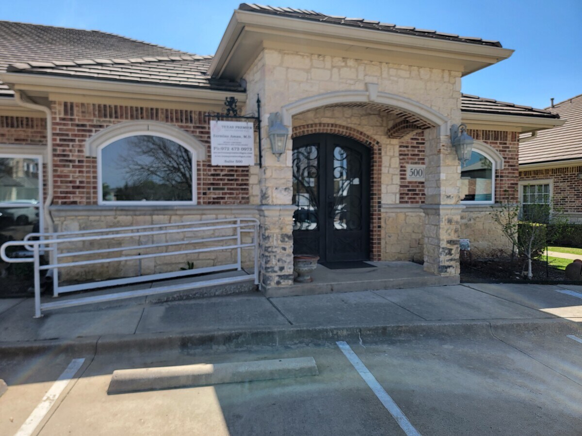 5934 W Parker Rd, Plano, TX 75093