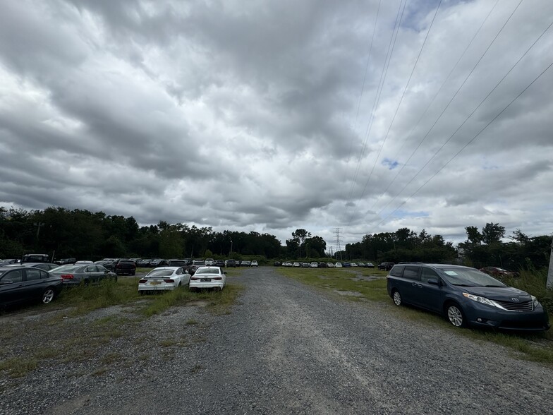 3601 Meeting Street Rd, North Charleston, SC for lease - Building Photo - Image 3 of 3