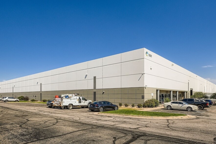 5501 Peoria St, Denver, CO for lease - Building Photo - Image 2 of 11