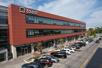 1917 S 67th St, Omaha, NE for lease Interior Photo- Image 2 of 10