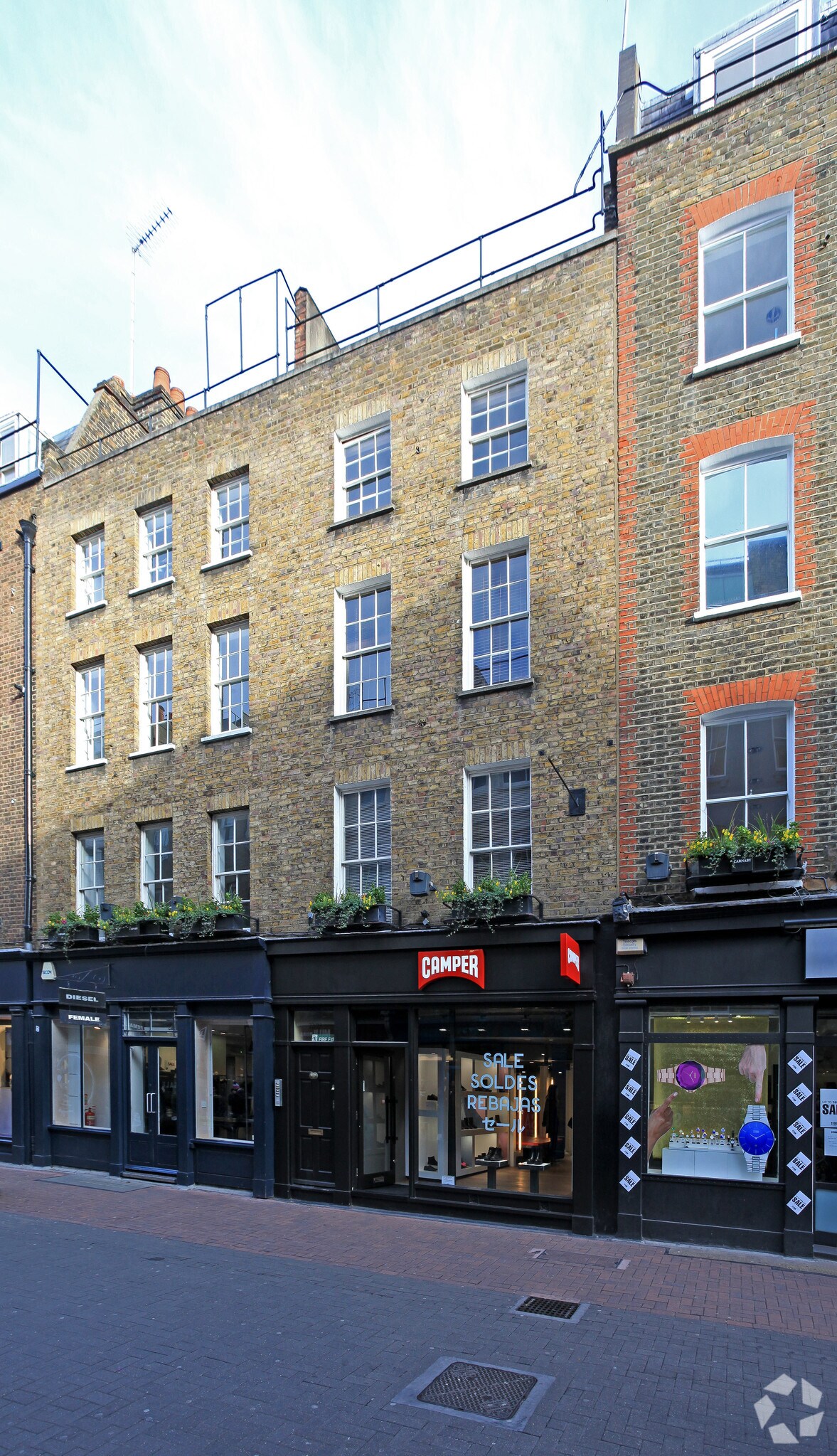 22 Carnaby St London W1F 7DB LoopNet