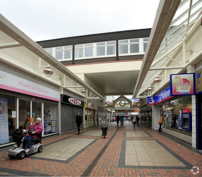 28 Borough Rd, Birkenhead, CH41 2RA Retail for Lease