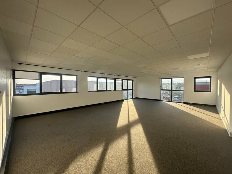 Office in OBERNAI for lease - Interior Photo - Image 2 of 6
