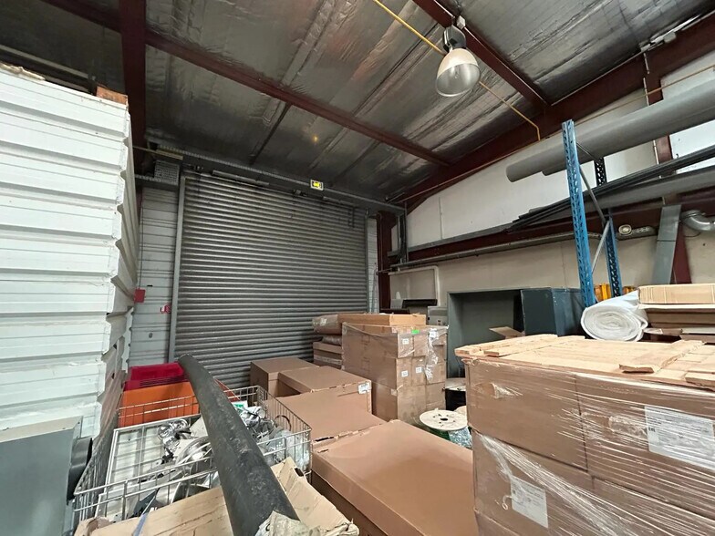 Flex in Marseille for sale - Interior Photo - Image 3 of 16