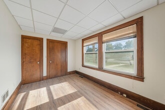 150 W End Ave, Somerville, NJ for lease Interior Photo- Image 2 of 5