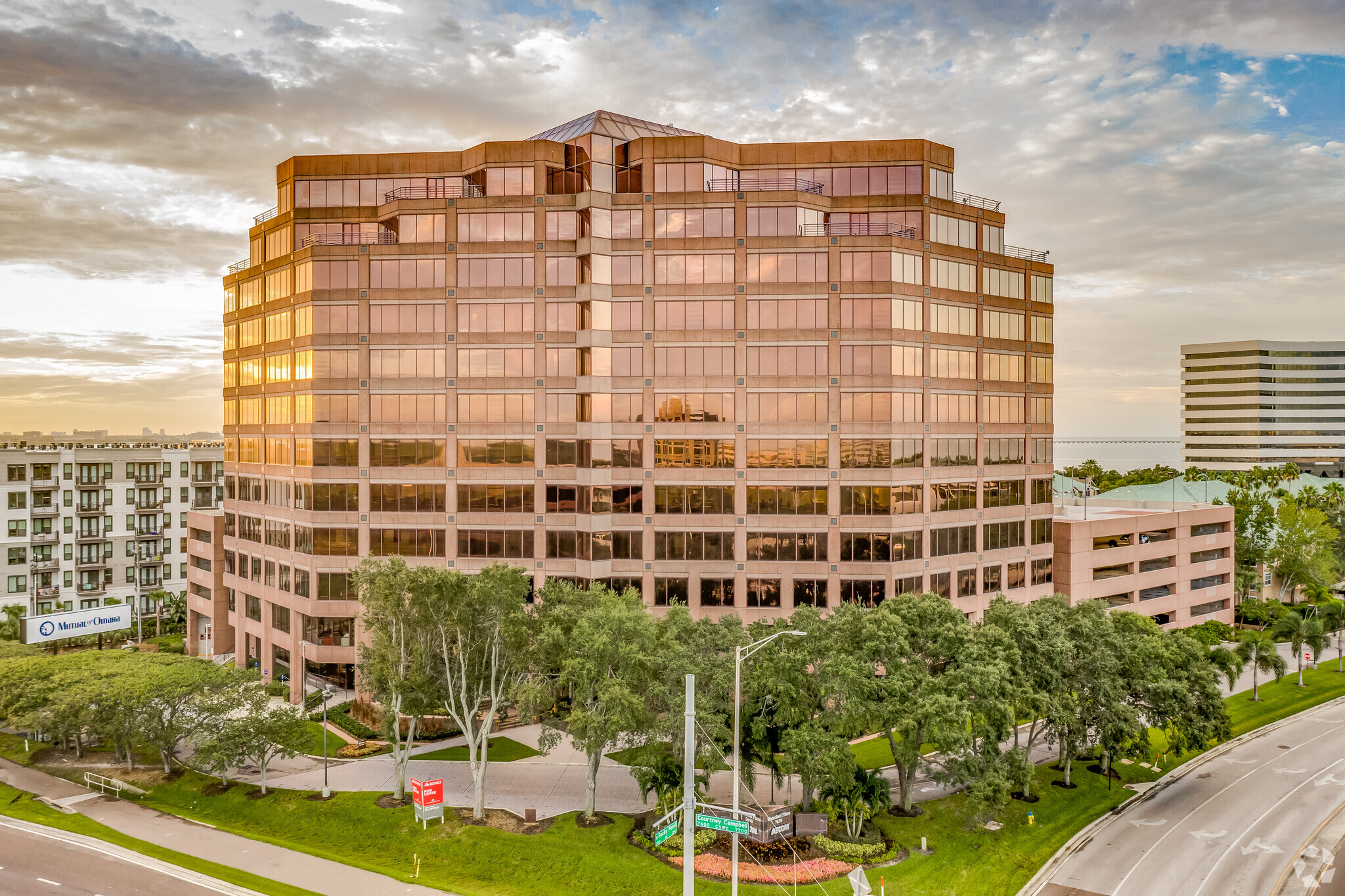 7650 W Courtney Campbell Cswy, Tampa, FL for lease Building Photo- Image 1 of 31