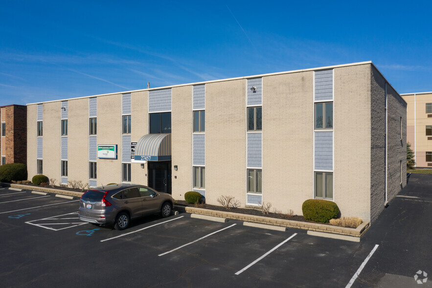 27457 Holiday Ln, Perrysburg, OH for lease - Building Photo - Image 1 of 5