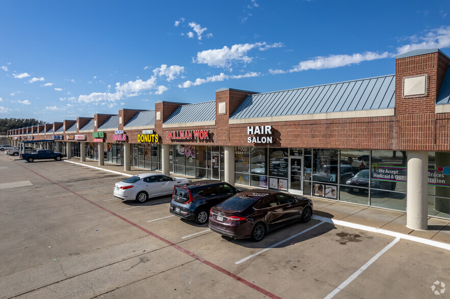 565 W Oates Rd, Garland, TX for lease - Primary Photo - Image 1 of 7