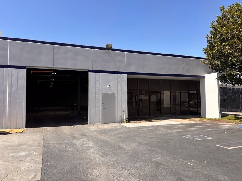 1421 N Daly St, Anaheim, CA for lease - Building Photo - Image 2 of 6