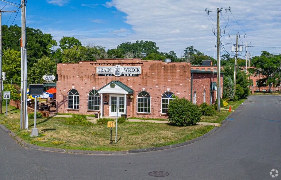 139 Broad St, Windsor, CT for sale - Primary Photo - Image 1 of 1