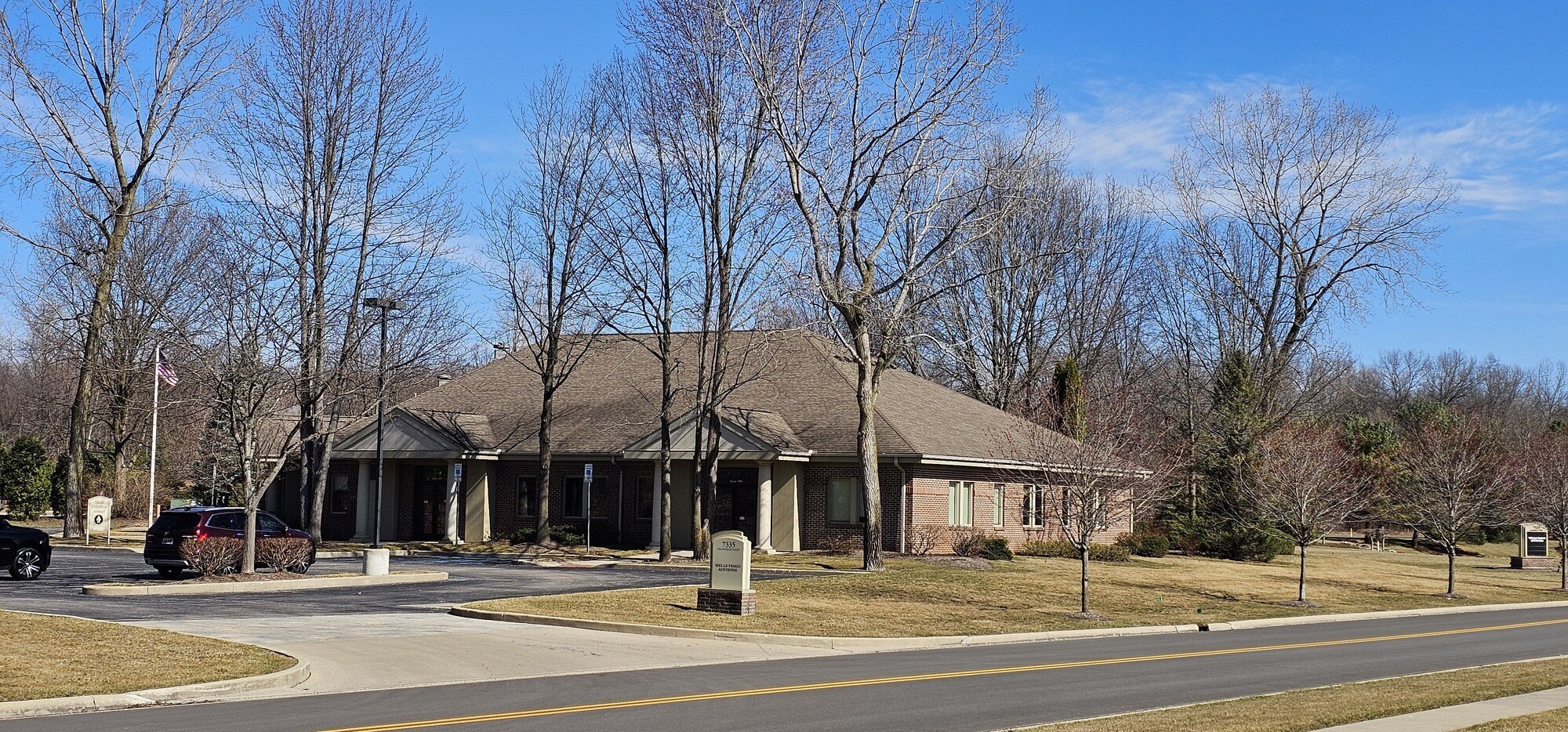7335 Crossleigh Ct, Toledo, OH for lease Building Photo- Image 1 of 14
