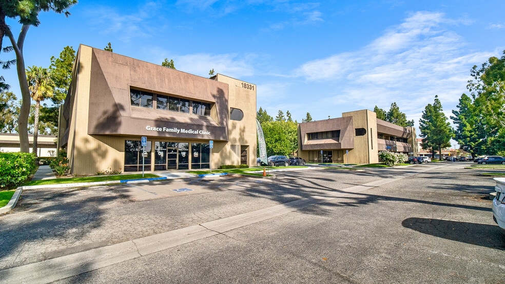 18331 & 18327 Gridley Rd portfolio of 2 properties for sale on LoopNet.com - Building Photo - Image 1 of 66