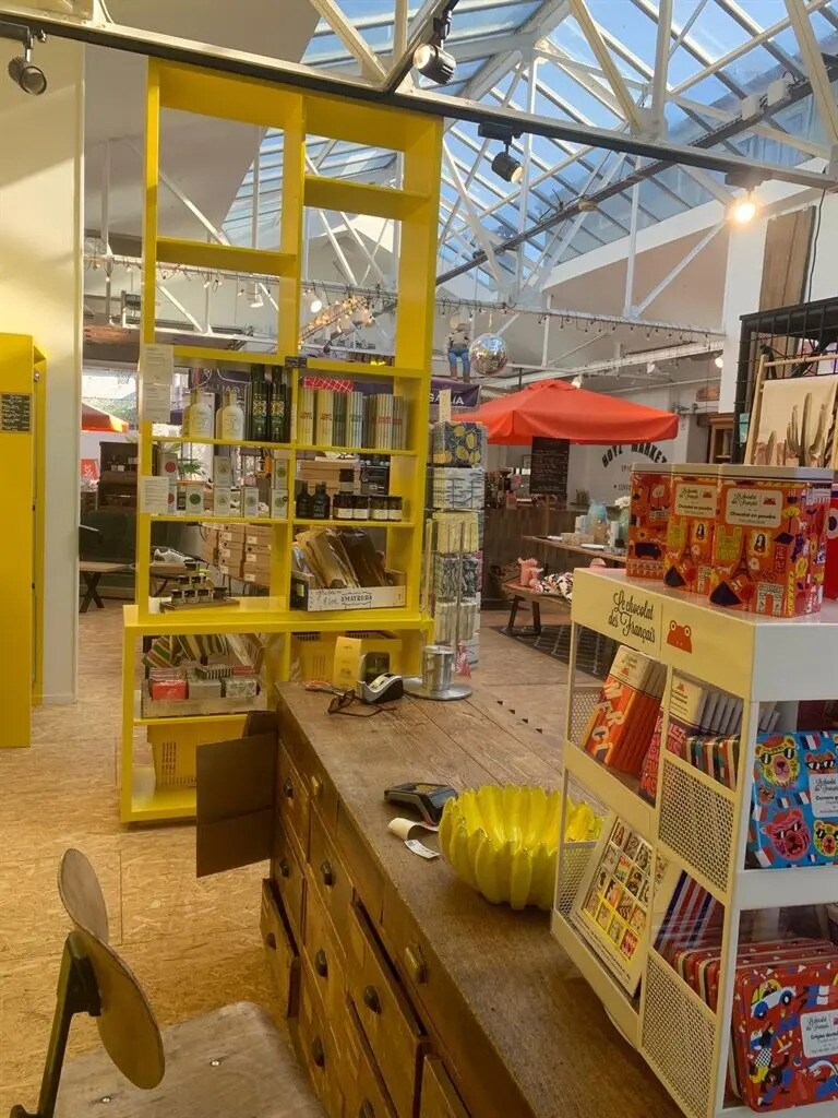 Retail in Saint-Maur-des-Fossés for lease Building Photo- Image 1 of 9