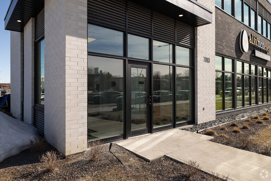 7001 Boul Pie-IX, Montréal, QC for lease - Building Photo - Image 3 of 6