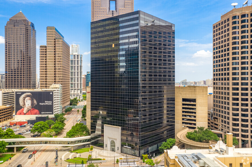 600 N Pearl St, Dallas, TX for lease - Building Photo - Image 1 of 15