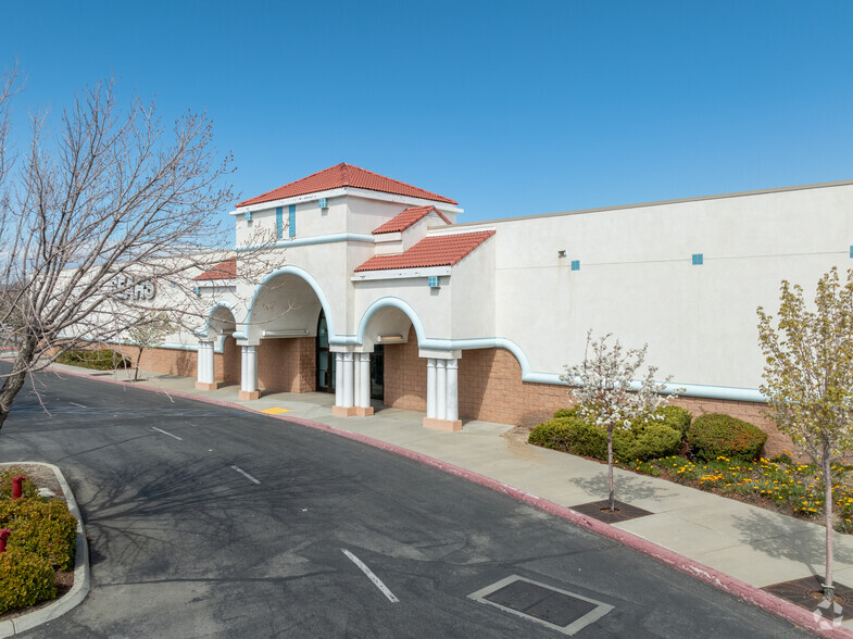 1345 W Rancho Vista Blvd, Palmdale, CA for lease - Primary Photo - Image 1 of 7