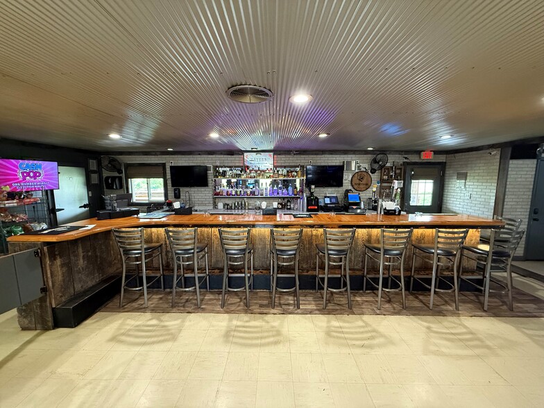 1917 Old Main St, Maysville, KY for sale - Interior Photo - Image 2 of 14