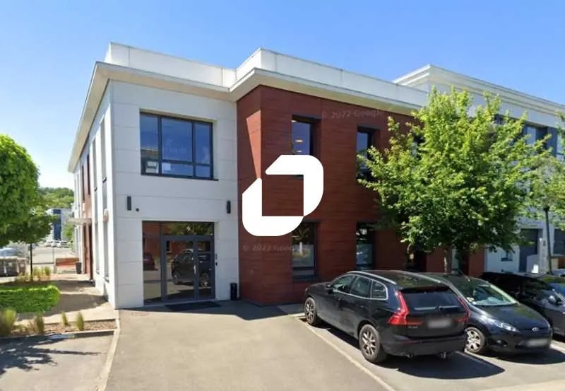 Office in Croissy-sur-Seine for lease - Building Photo - Image 1 of 4