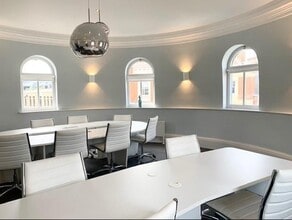 1-7A The Square, Richmond for lease Interior Photo- Image 2 of 3