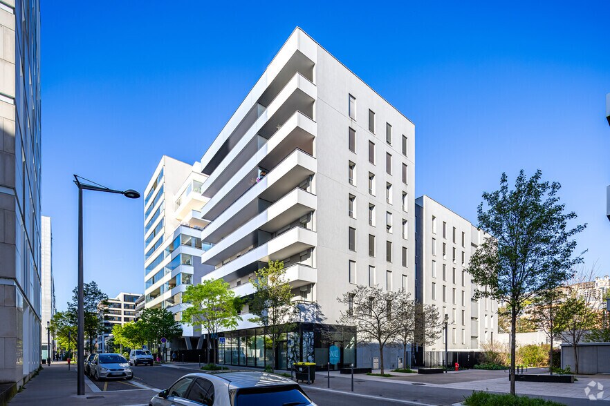 1 Place Renée Dufourt, Lyon for sale - Building Photo - Image 2 of 2