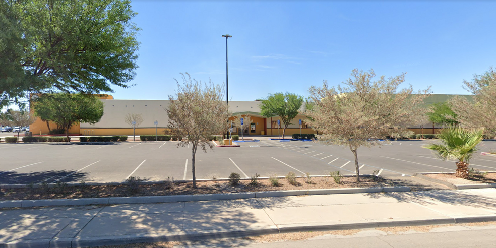 1150 N Imperial Ave, El Centro, CA for lease - Primary Photo - Image 1 of 5