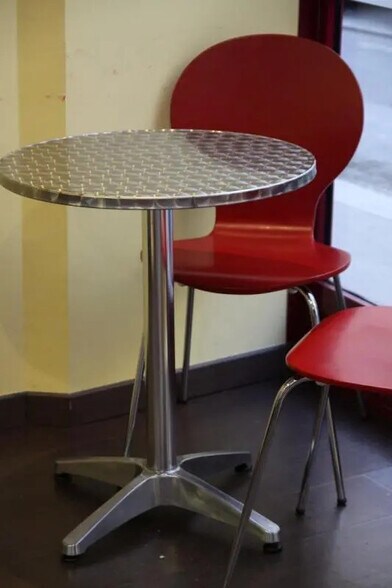 Retail in Nancy for sale - Interior Photo - Image 1 of 2