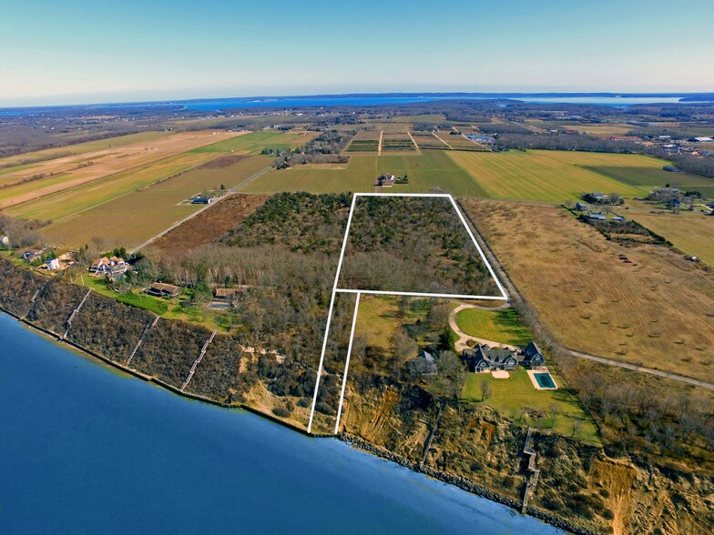 14655 Oregon Rd, Cutchogue, NY 11935