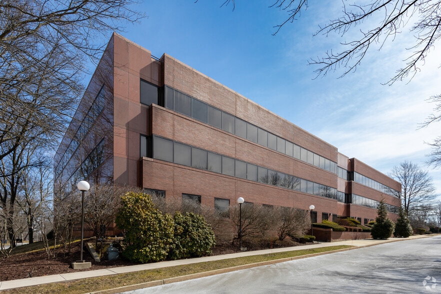 476 Wheelers Farms Rd, Milford, CT 06461