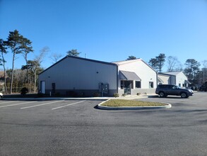 11 Evergreen Cir, Mashpee, MA for lease Building Photo- Image 1 of 6