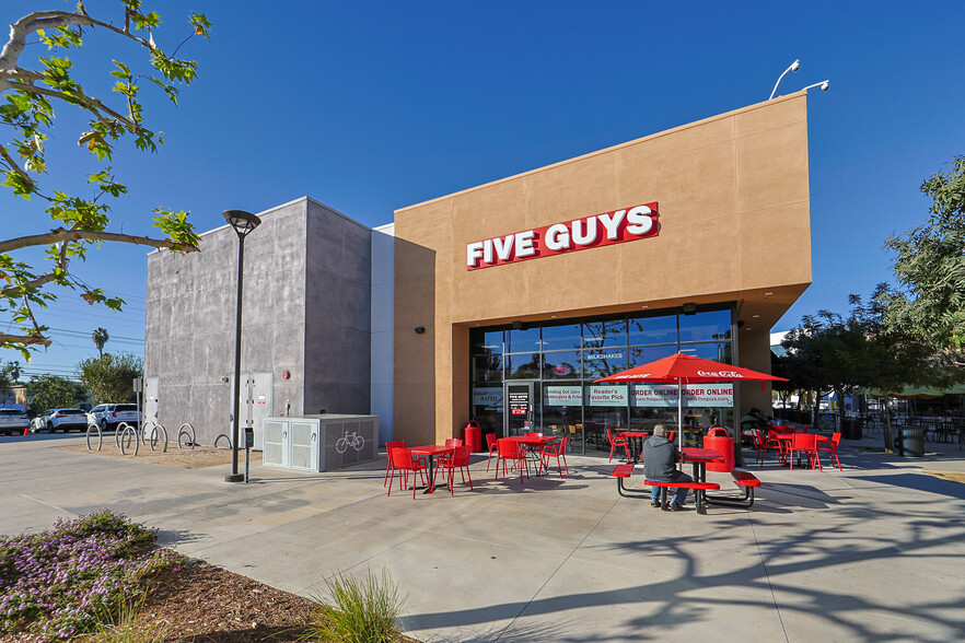 8420-8440 Balboa Blvd, Northridge, CA for lease - Building Photo - Image 3 of 26