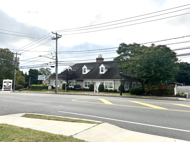 6 S Jersey Ave, Setauket, NY for lease - Building Photo - Image 3 of 14