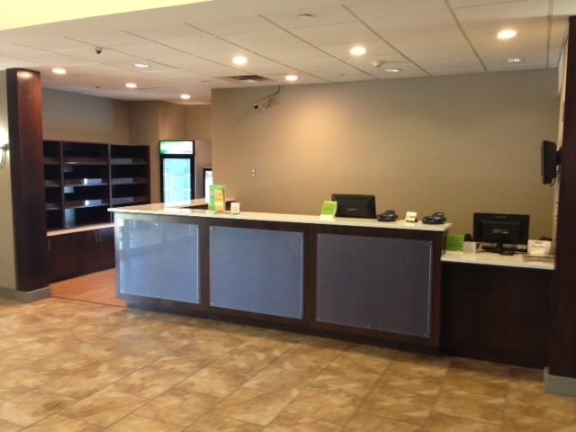 957 Cedar Lake Rd, Biloxi, MS for sale - Interior Photo - Image 3 of 36