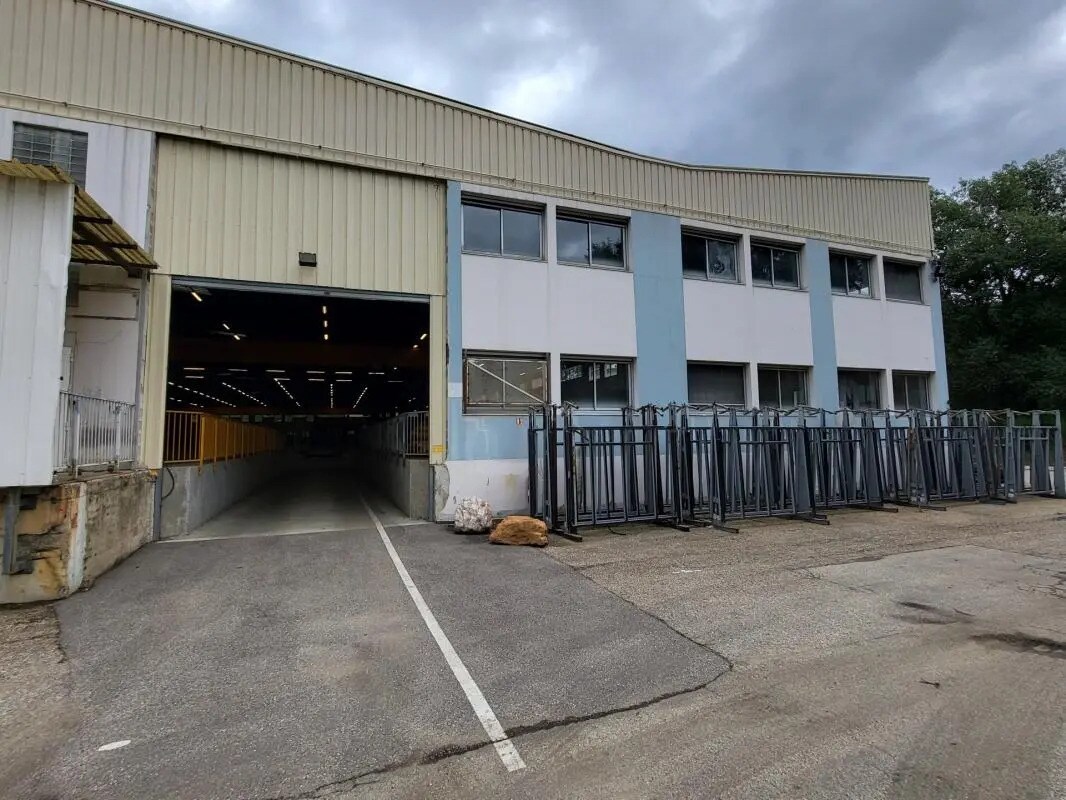 Flex in Saint-Romain-en-Gier for lease Building Photo- Image 1 of 7