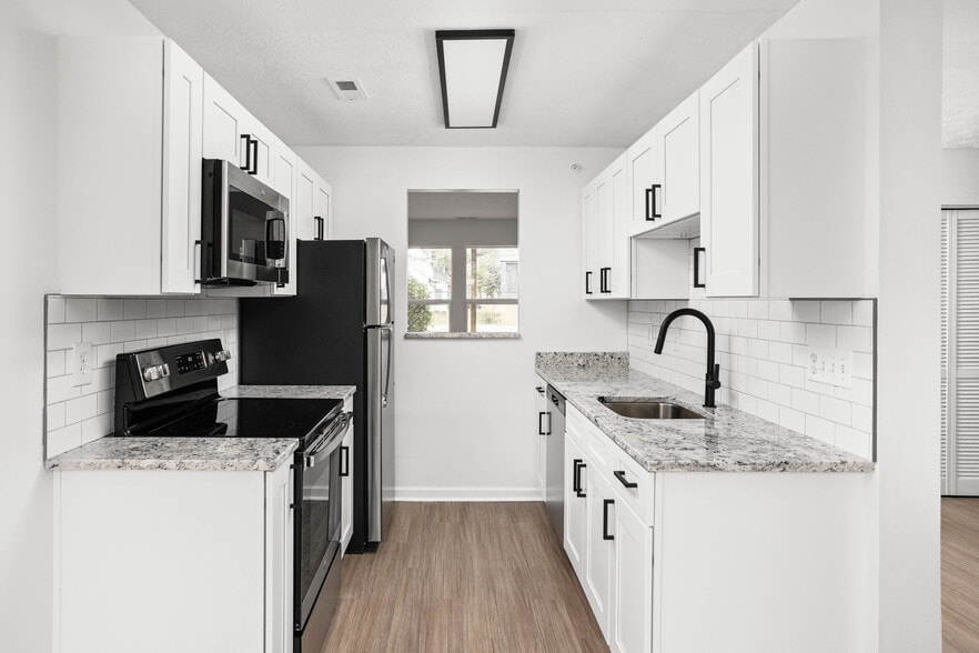 3821 Central Ave, Indianapolis, IN for sale - Building Photo - Image 2 of 39