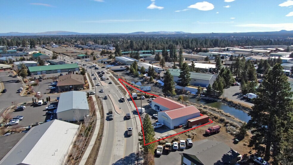 905 SE Reed Market Rd, Bend, OR for sale - Building Photo - Image 1 of 1