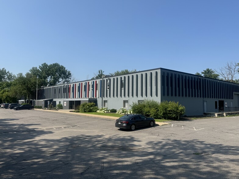 7100-7110 Ohms Ln, Edina, MN for lease - Building Photo - Image 1 of 3