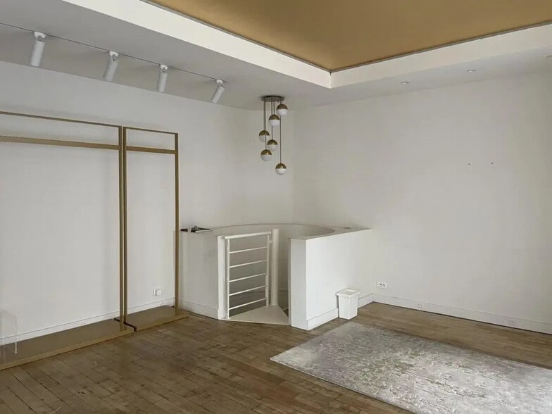 2 Rue Des Saints-Pères, Paris for lease - Interior Photo - Image 3 of 4