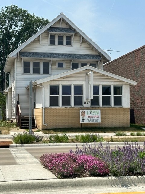 917 Broadway Ave N, Rochester, MN for sale Primary Photo- Image 1 of 1