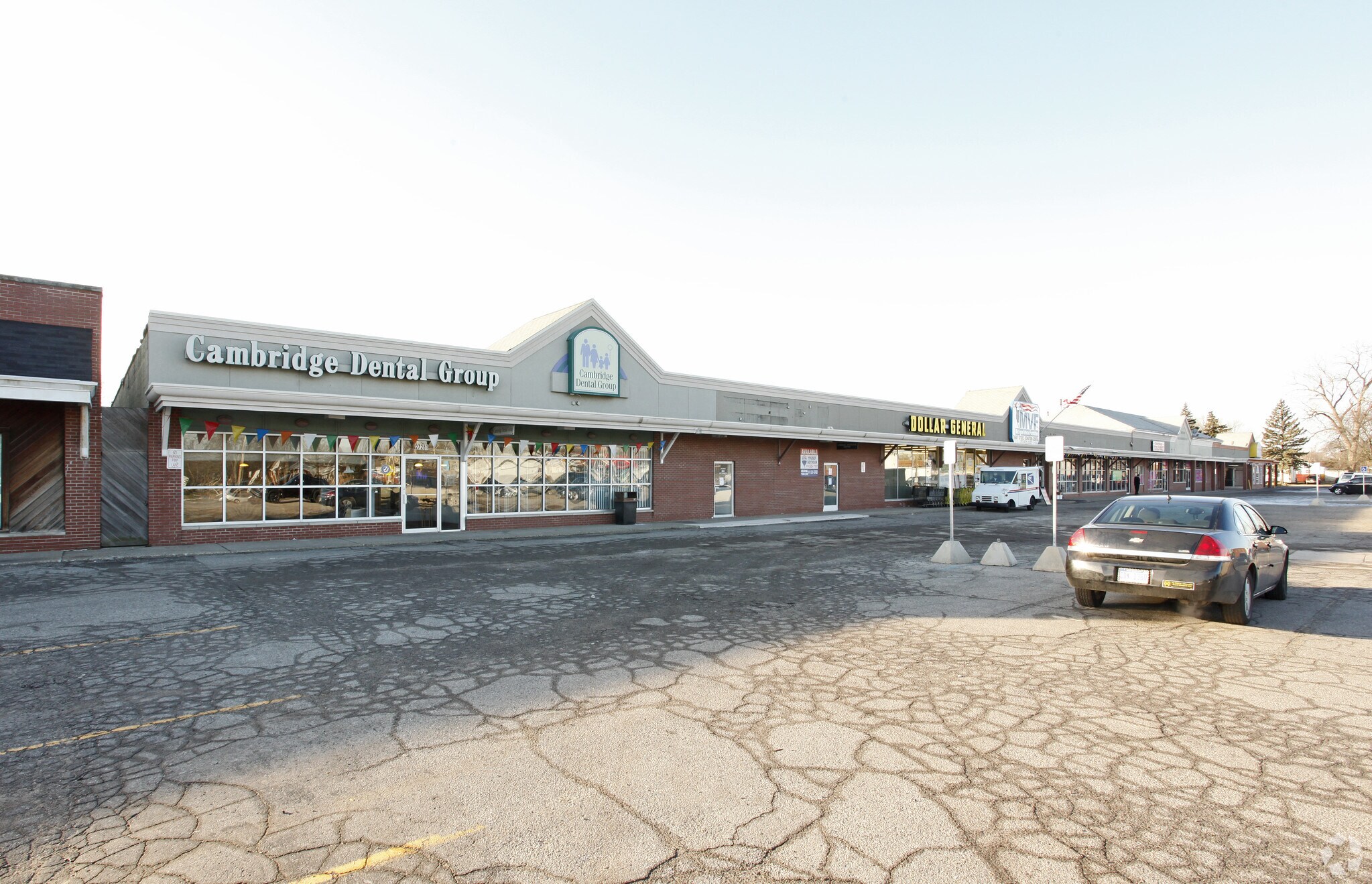 2720127335 W Warren St, Dearborn Heights, MI 48127