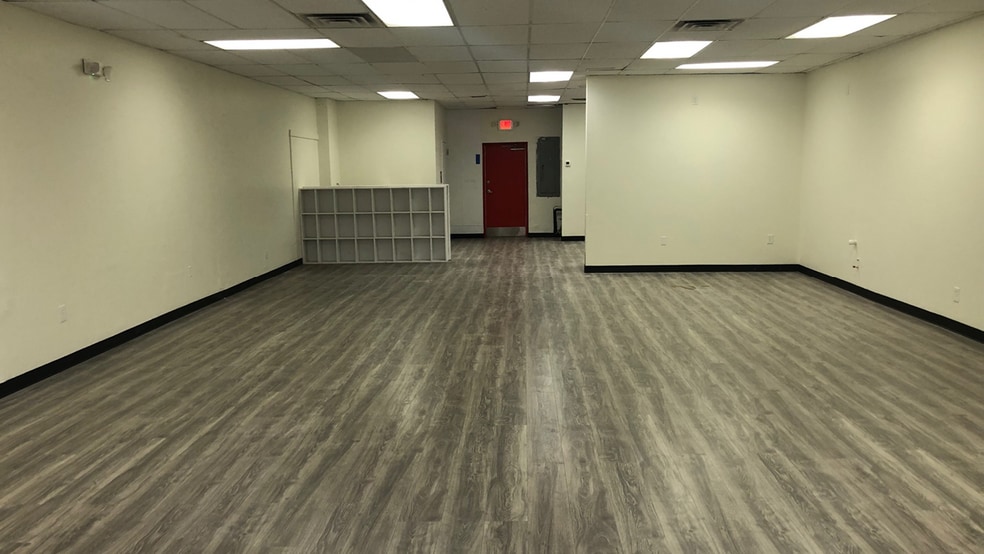 4555 St Johns Ave, Jacksonville, FL for lease - Interior Photo - Image 2 of 6