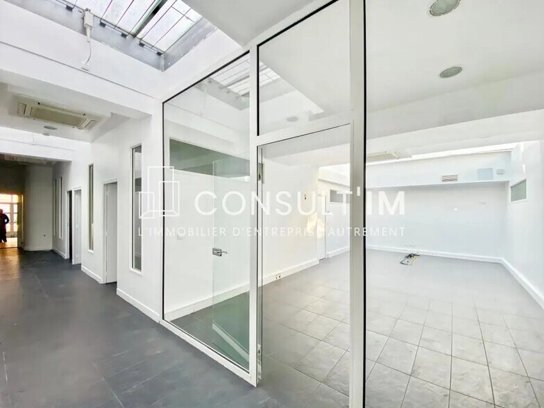 Office in Puteaux for lease - Building Photo - Image 2 of 8