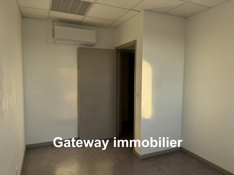 Office in COURNON-D'AUVERGNE for lease - Building Photo - Image 2 of 6