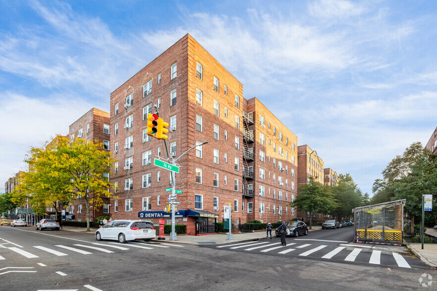 114-06 Queens Blvd, Forest Hills, NY for sale - Primary Photo - Image 1 of 1