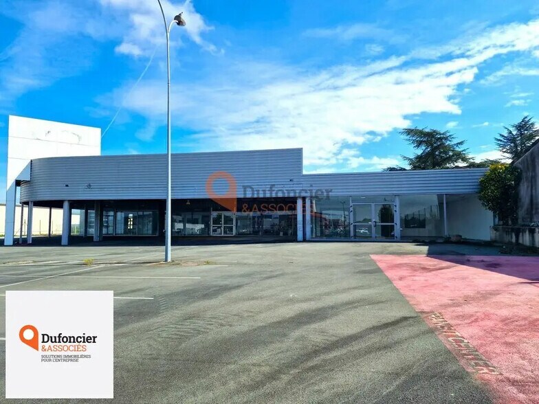 Flex in Migné-Auxances for lease - Building Photo - Image 2 of 8