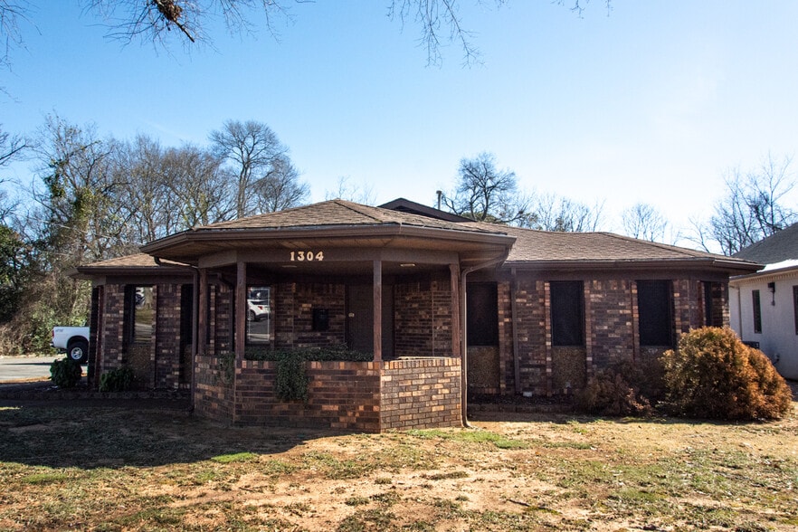 1304 14th Ave SE, Decatur, AL for sale - Building Photo - Image 1 of 24