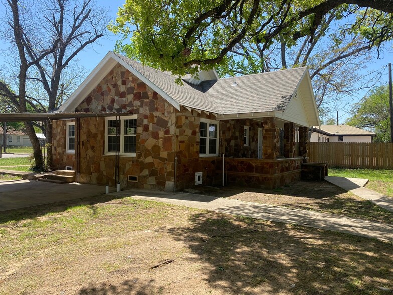 1921 W Arkansas Ln, Arlington, TX for sale - Building Photo - Image 1 of 1