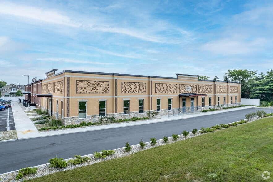 10419 Calumet Ave, Munster, IN for lease - Building Photo - Image 1 of 13